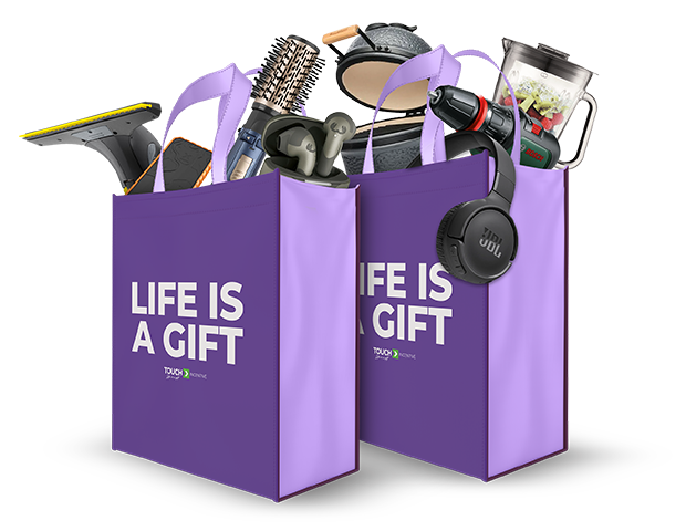 Cadeaus en producten in shopping bags als onderdeel van een promotie en loyalty campagne